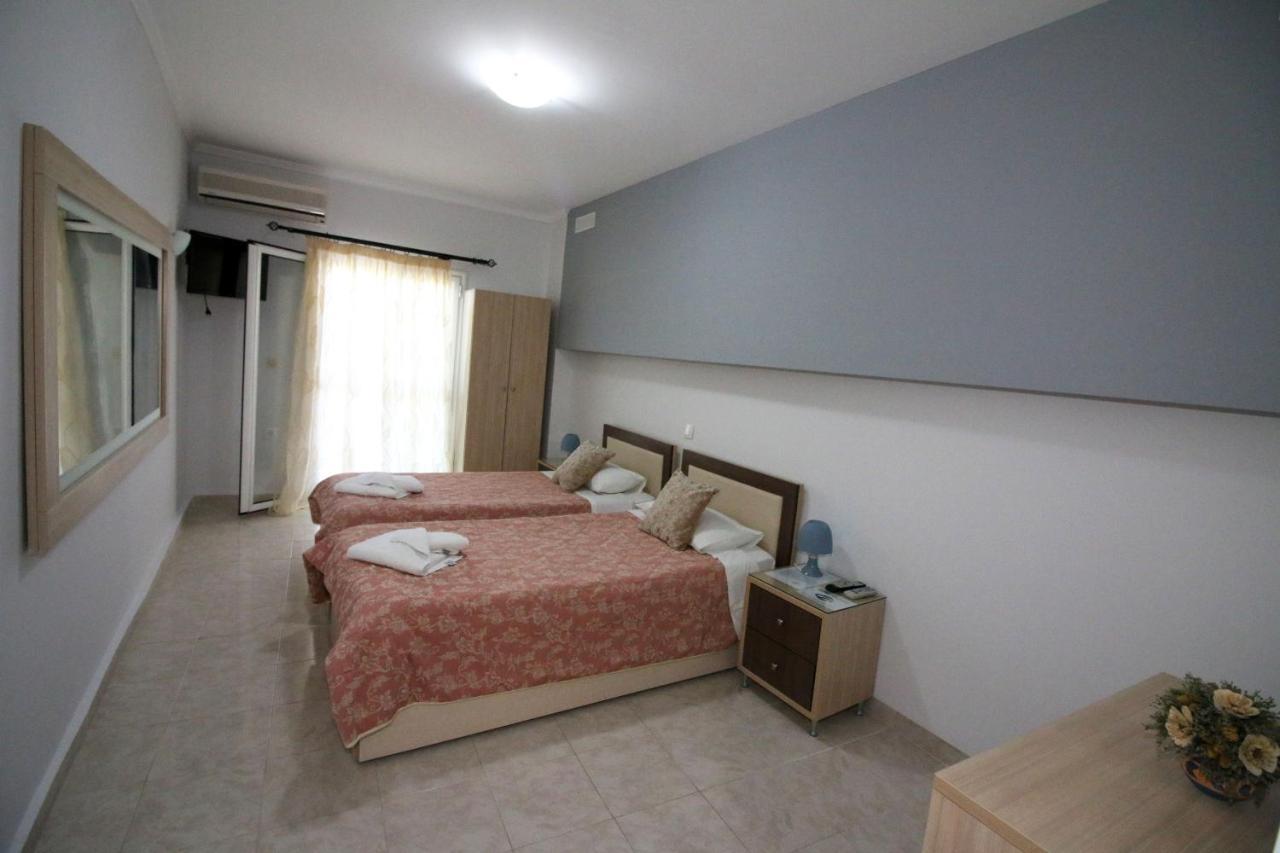 Santa Barbara Lakis Apartments Perivólion Dış mekan fotoğraf