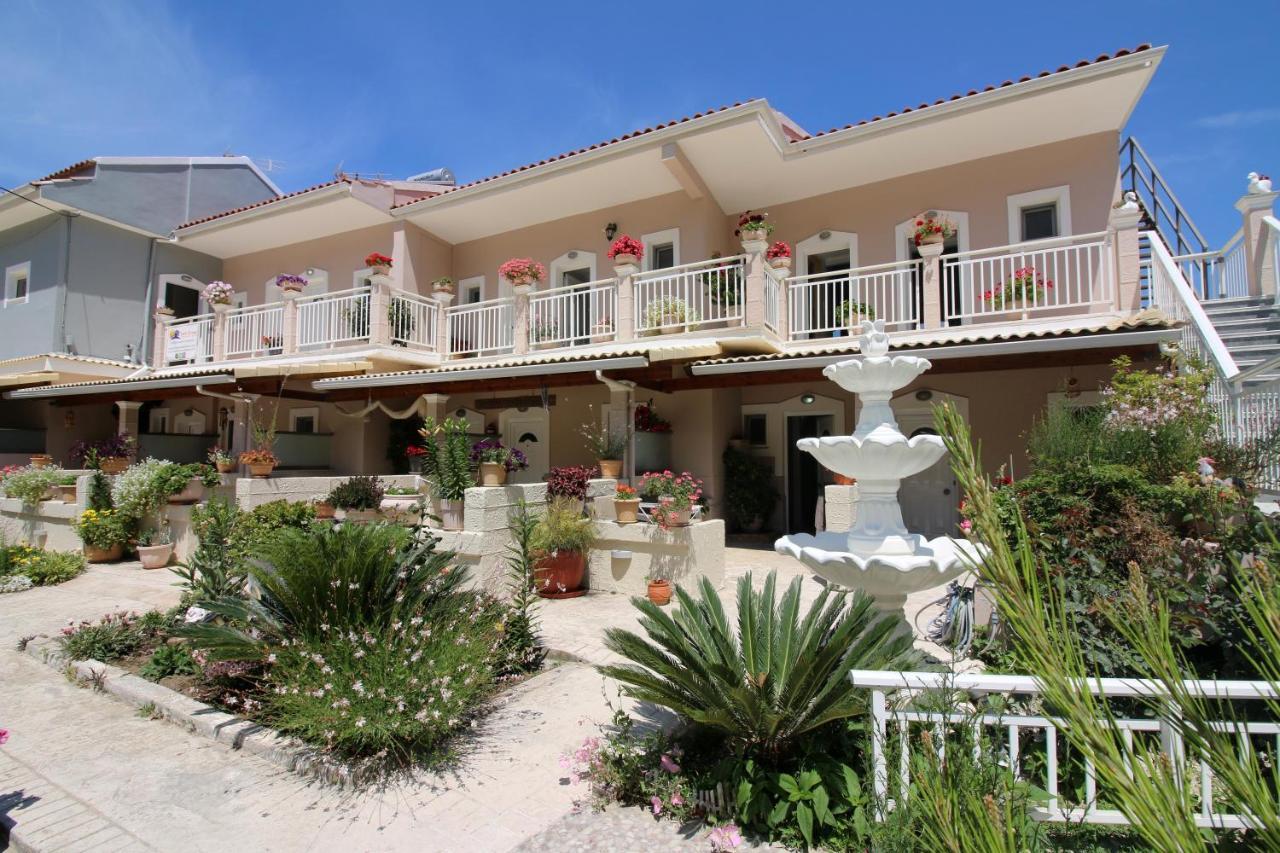 Santa Barbara Lakis Apartments Perivólion Dış mekan fotoğraf